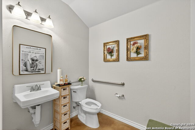 920 E Blanco Property Photo 31