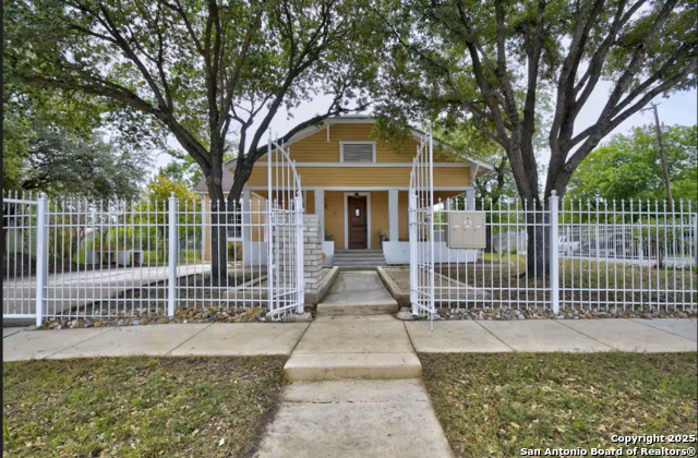 1246 Waverly Property Photo 2