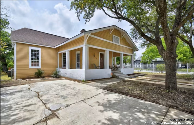 1246 Waverly Property Photo 3