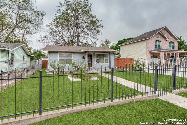 310 Chipinque Property Photo 3