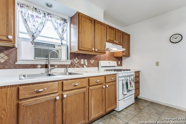 310 Chipinque Property Photo 11