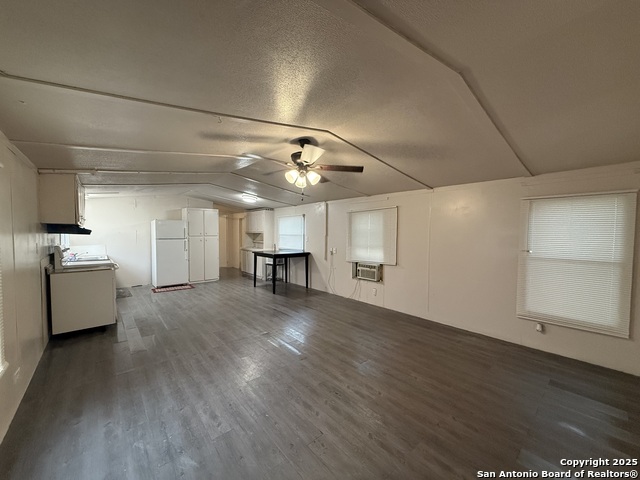 566 Bliss Property Photo 6