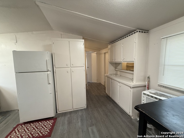 566 Bliss Property Photo 9