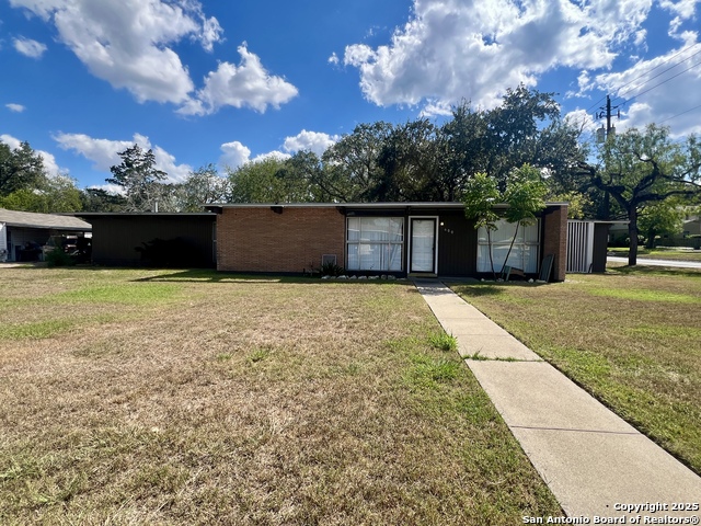400 E Randall Property Photo 1