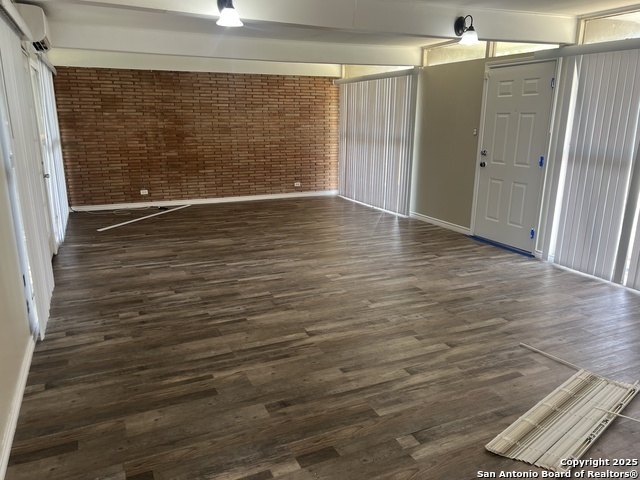 400 E Randall Property Photo 2