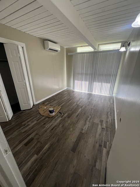 400 E Randall Property Photo 5