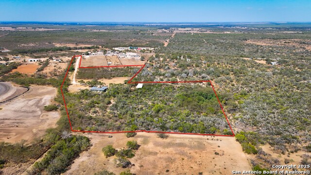 320 Pullins Drive Property Photo 1