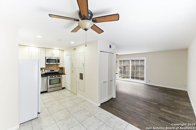 8038 Broadway St Property Photo 2