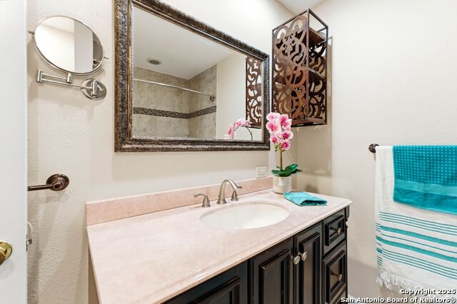 8038 Broadway St Property Photo 15