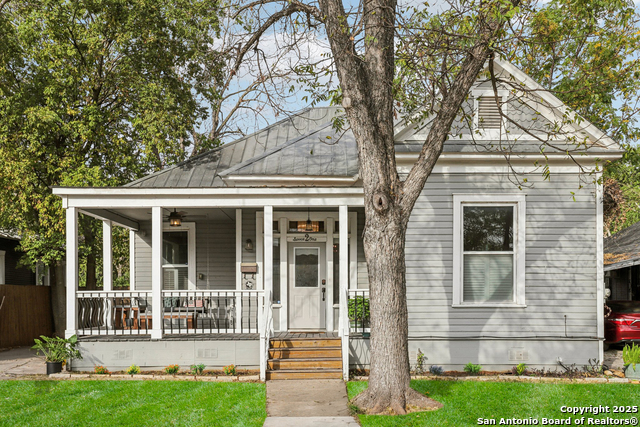 721 Saint James Property Photo 1