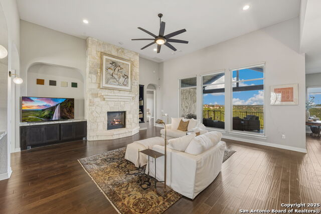 7903 Vanity Hill Property Photo 9