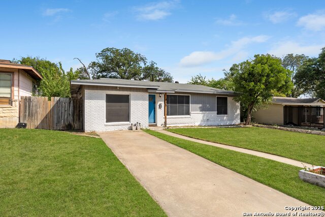 435 Savannah Property Photo 2