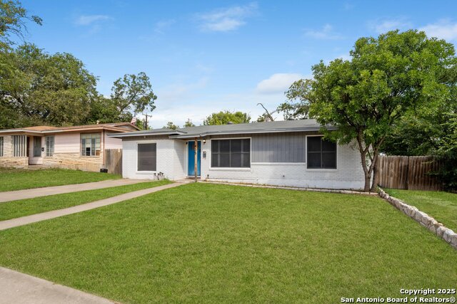 435 Savannah Property Photo 3