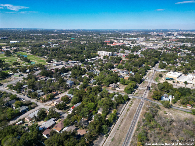 211 Wharton Property Photo 7