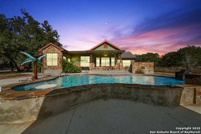 1858 Burr Oak Property Photo 1