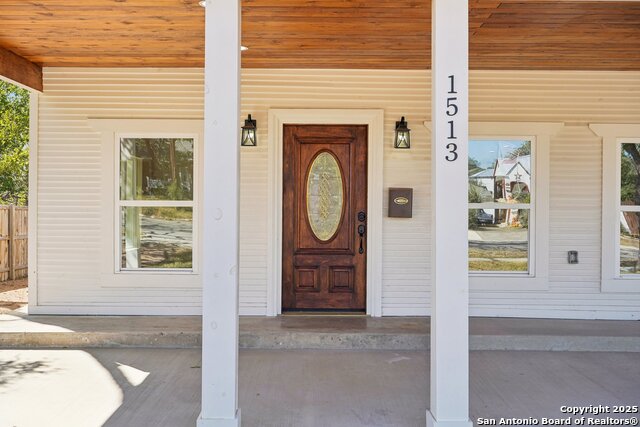 1513 Jefferson St Property Photo 3
