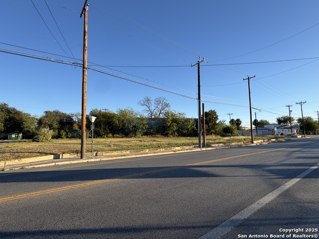 407 Castroville Property Photo 5