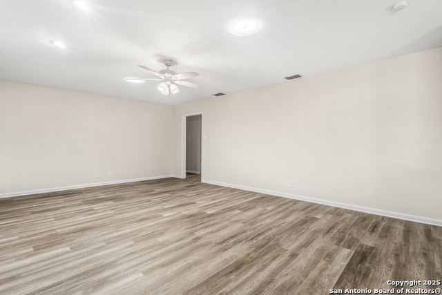 6041 Trone Trail Property Photo 11