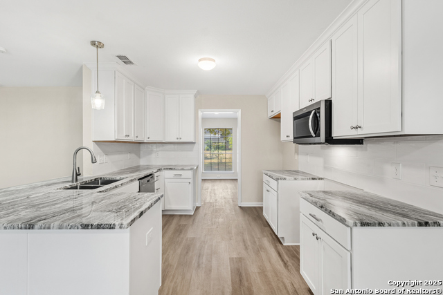 6041 Trone Trail Property Photo 13