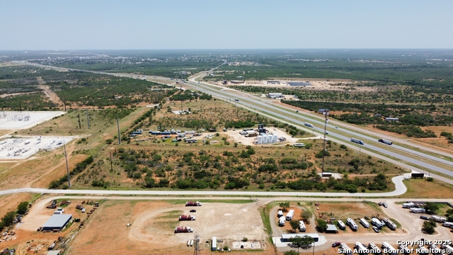 2550 Interstate 35 Property Photo 3