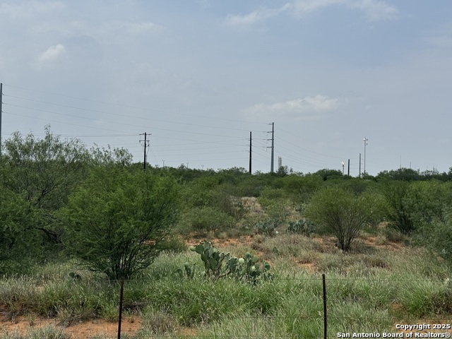 2550 Interstate 35 Property Photo 5