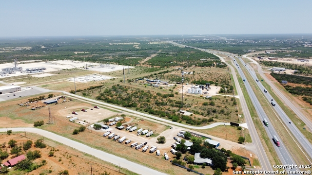 2550 Interstate 35 Property Photo 6