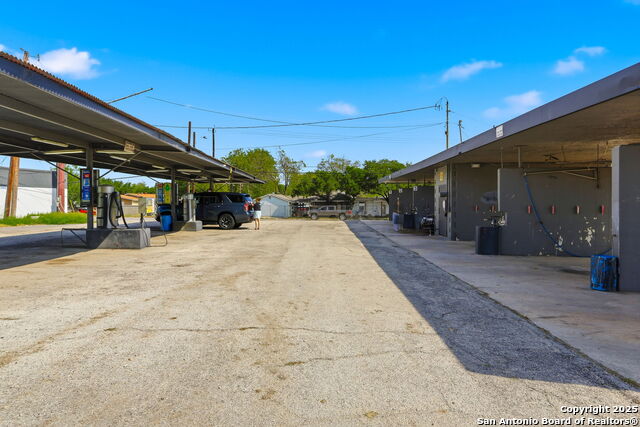 2703 Vance Jackson Property Photo 11