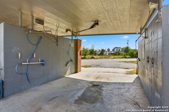 2703 Vance Jackson Property Photo 12