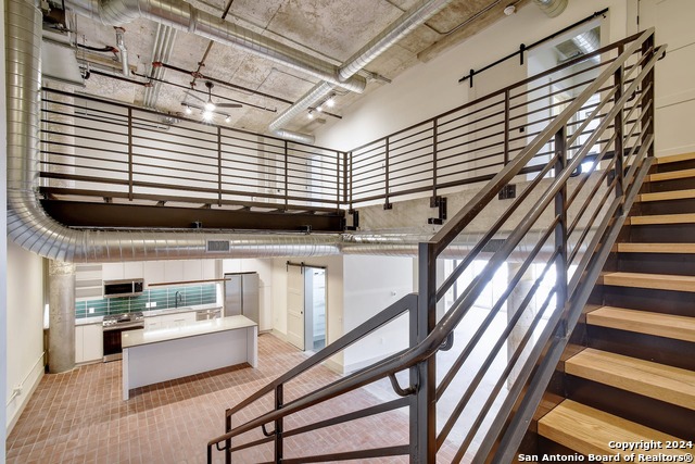 215 coca cola Property Photo 1