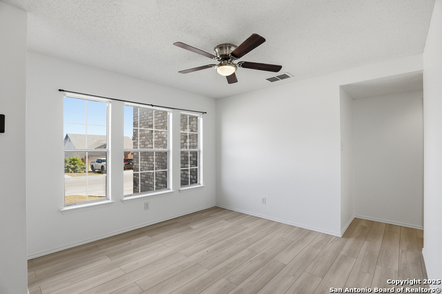 435 Territory Oak Property Photo 4