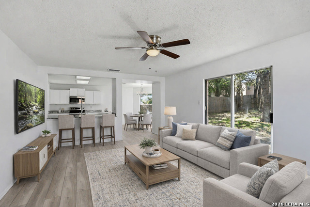 435 Territory Oak Property Photo 5