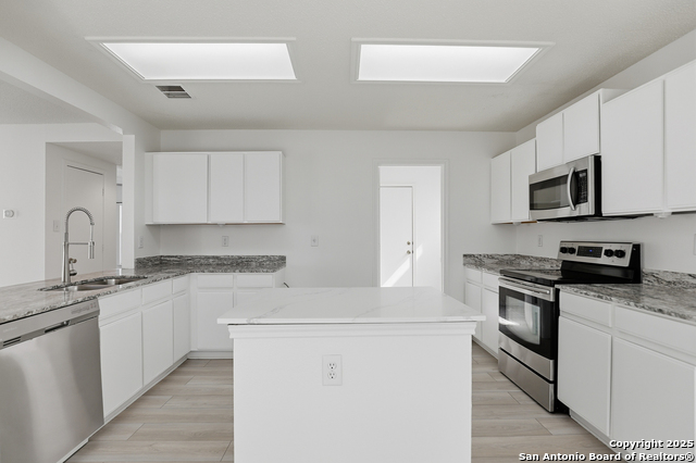 435 Territory Oak Property Photo 11