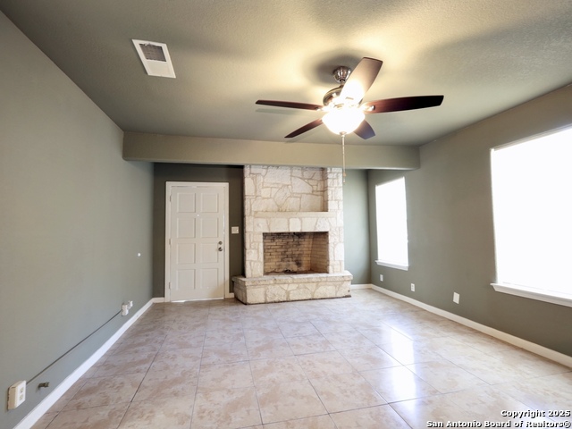 1330 Fenfield Property Photo 3