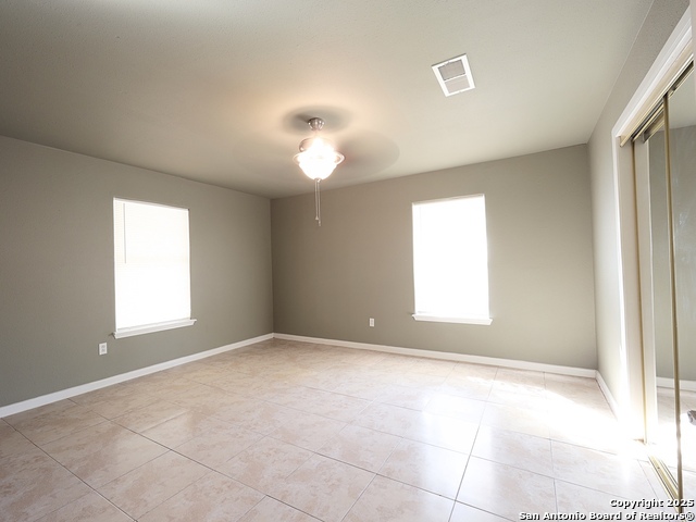 1330 Fenfield Property Photo 5
