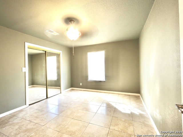 1330 Fenfield Property Photo 6