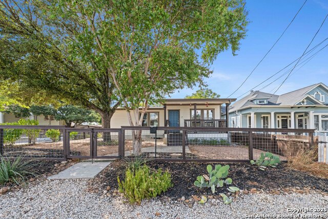 1103 N Olive Property Photo 1