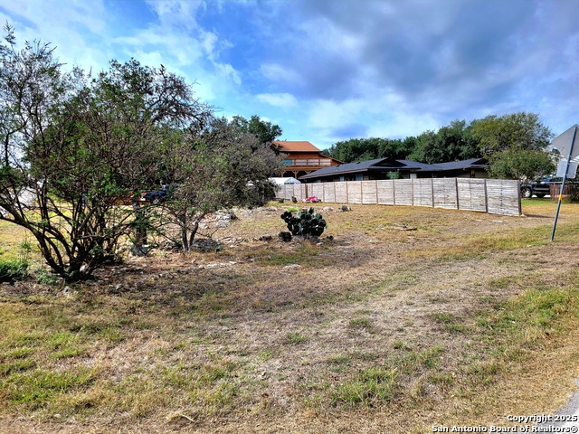 2566 Glenn Dr Property Photo 1