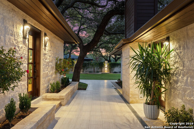1310 Oak Springs Rd Property Photo 5