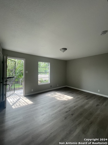 1723 W Mayfield Blvd Property Photo 5