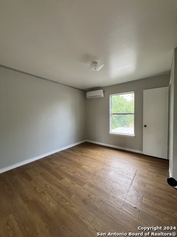 1723 W Mayfield Blvd Property Photo 6