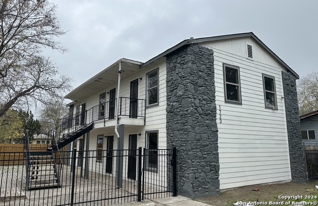 1723 W Mayfield Blvd Property Photo 13