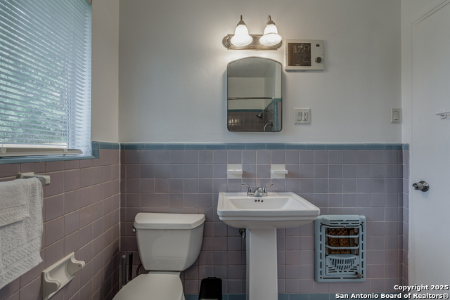 339 Edgebrook Property Photo 6