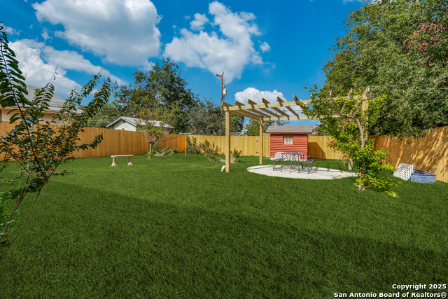 339 Edgebrook Property Photo 11