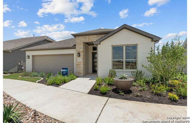 613 Dayflower Ln Property Photo 1