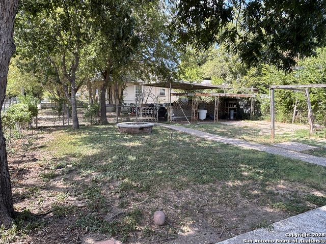 3315 S Presa Property Photo 3