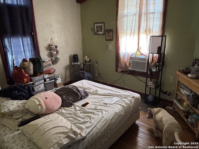 3315 S Presa Property Photo 4