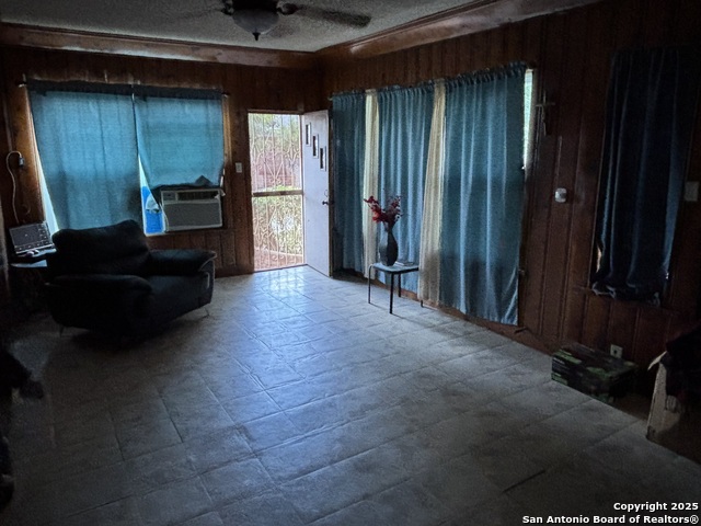 3315 S Presa Property Photo 7