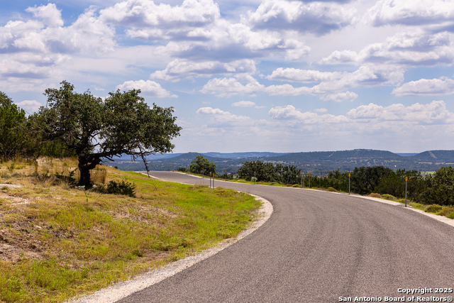333 Dark Sky Path Property Photo 9