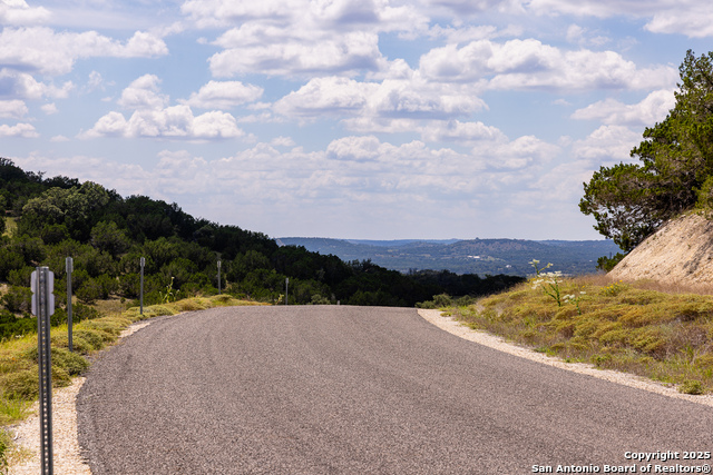 407 Dark Sky Path Property Photo 4