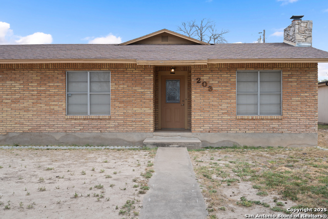203 Margaret Property Photo 5